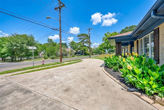 407 W Alamo Street, Brenham, TX 77833