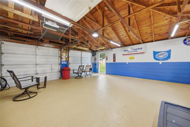 407 W Alamo Street, Brenham, TX 77833