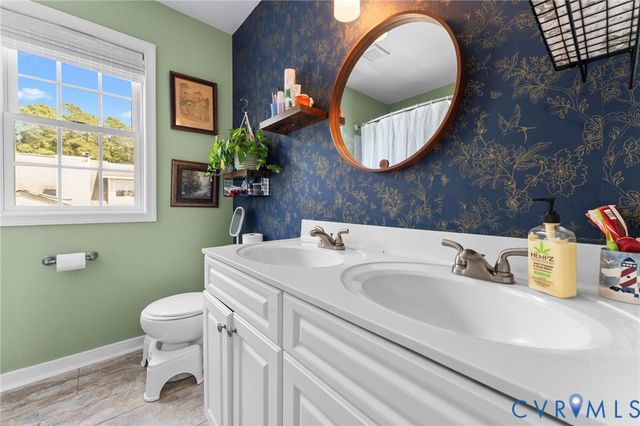 110 Hampton Rd, Dunnsville, VA 22454