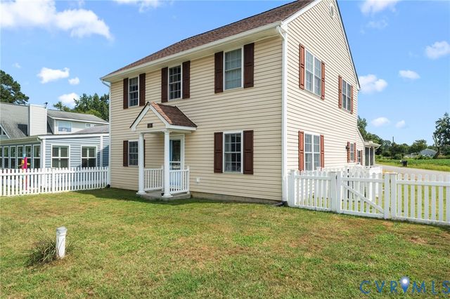 110 Hampton Rd, Dunnsville, VA 22454