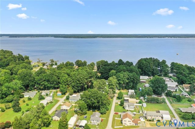 110 Hampton Rd, Dunnsville, VA 22454