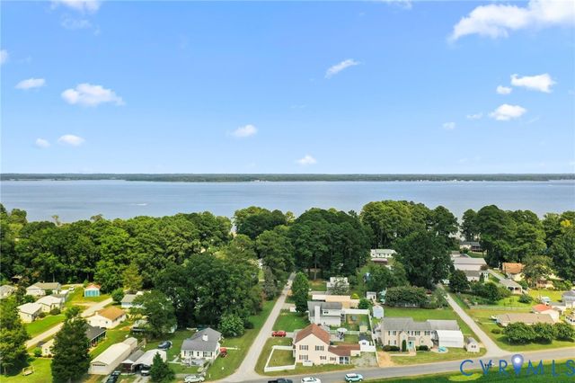 110 Hampton Rd, Dunnsville, VA 22454