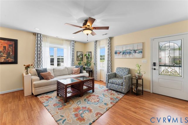 110 Hampton Rd, Dunnsville, VA 22454