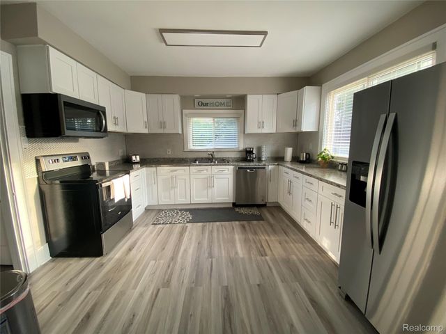 15551 N Park Avenue, Eastpointe, MI 48021