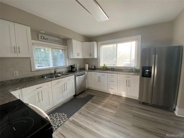 15551 N Park Avenue, Eastpointe, MI 48021