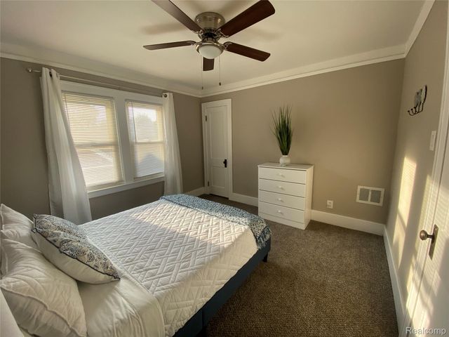 15551 N Park Avenue, Eastpointe, MI 48021