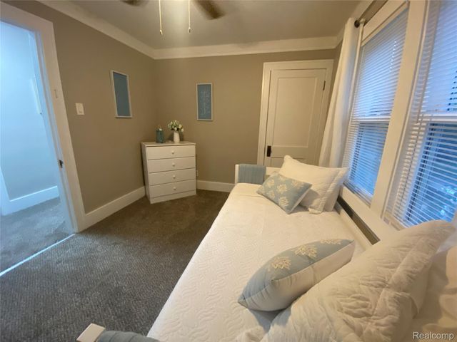15551 N Park Avenue, Eastpointe, MI 48021