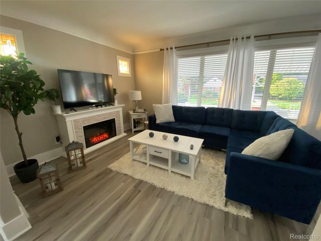 15551 N Park Avenue, Eastpointe, MI 48021