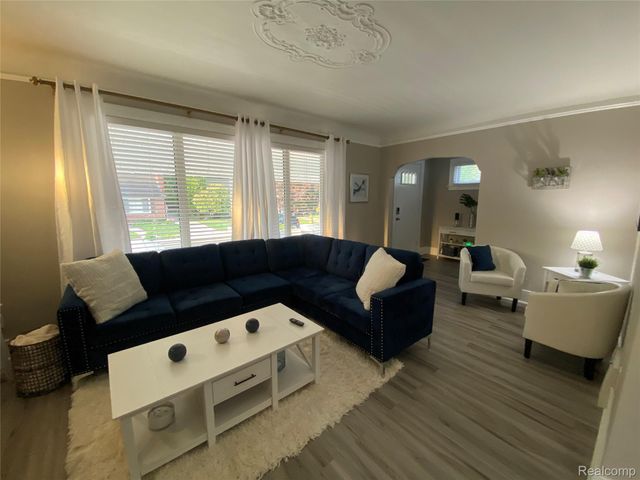15551 N Park Avenue, Eastpointe, MI 48021