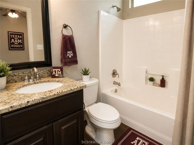 405 A&B Ash Street, College Station, TX 77840