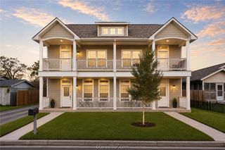 405 A&B Ash Street, College Station, TX 77840