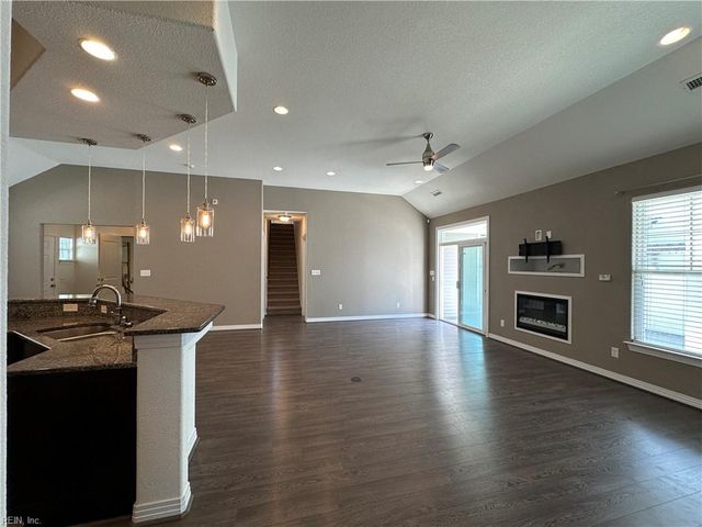 2212 Martlet LN, Virginia Beach, VA 23456