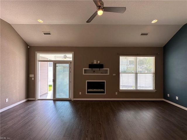 2212 Martlet LN, Virginia Beach, VA 23456