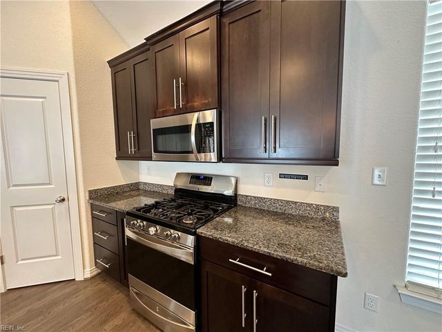 2212 Martlet LN, Virginia Beach, VA 23456