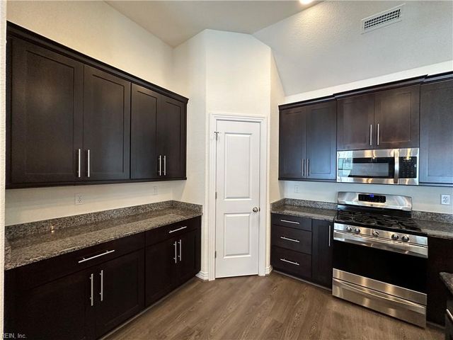 2212 Martlet LN, Virginia Beach, VA 23456