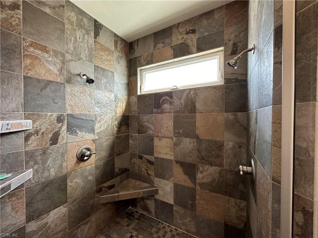 2212 Martlet LN, Virginia Beach, VA 23456