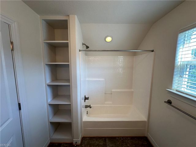 2212 Martlet LN, Virginia Beach, VA 23456