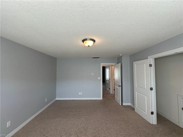 2212 Martlet LN, Virginia Beach, VA 23456