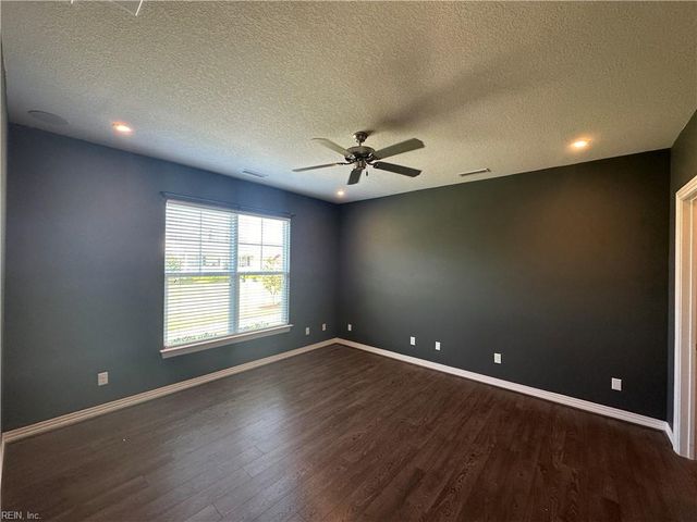 2212 Martlet LN, Virginia Beach, VA 23456