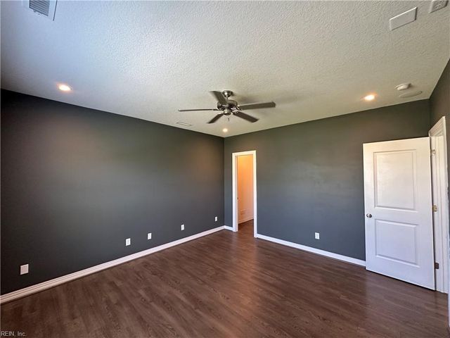 2212 Martlet LN, Virginia Beach, VA 23456