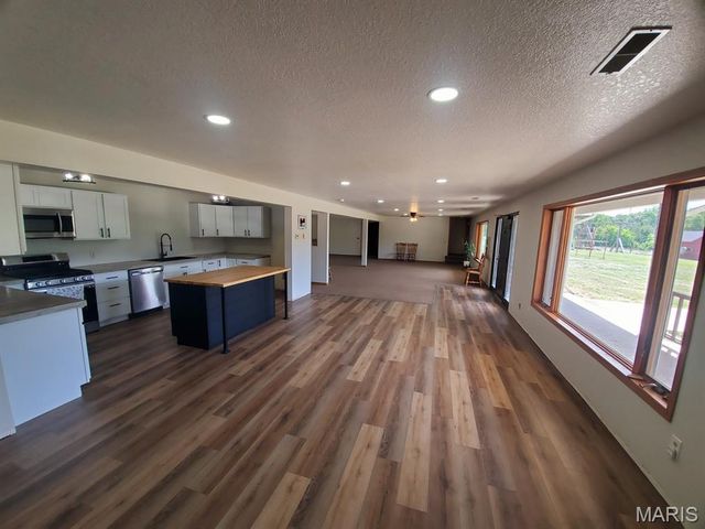 18218 Highway D, Kahoka, MO 63445