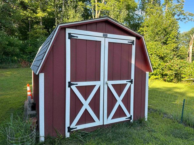 376 W Highland Drive, Johnson, VT 05656