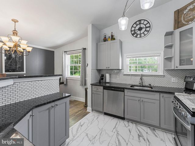 205 GLOUCESTER AVE, Somerdale, NJ 08083