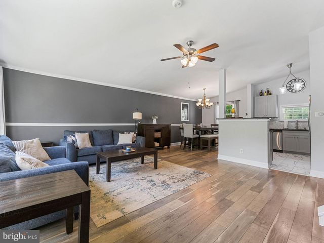 205 GLOUCESTER AVE, Somerdale, NJ 08083