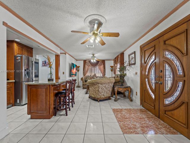 871 SE 5th Pl, Hialeah, FL 33010