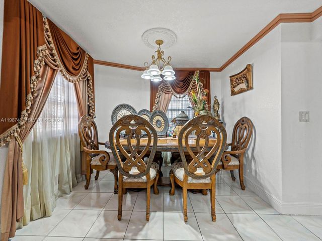 871 SE 5th Pl, Hialeah, FL 33010