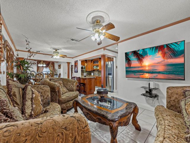 871 SE 5th Pl, Hialeah, FL 33010