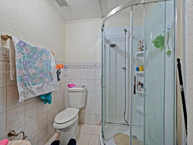 871 SE 5th Pl, Hialeah, FL 33010