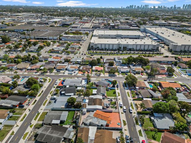 871 SE 5th Pl, Hialeah, FL 33010