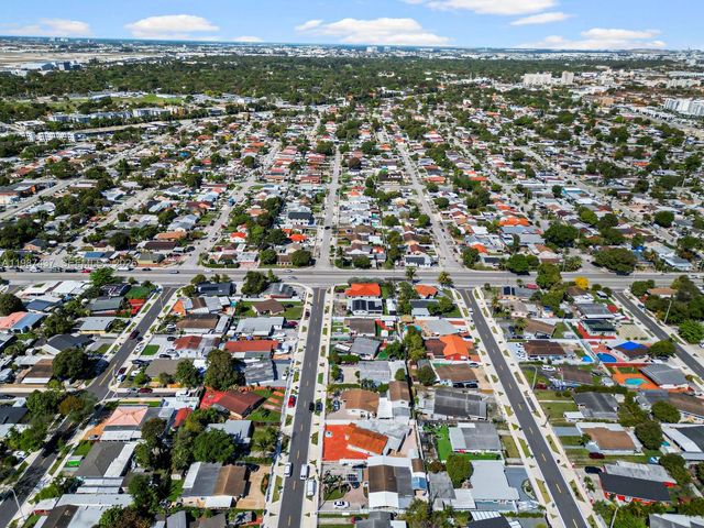 871 SE 5th Pl, Hialeah, FL 33010