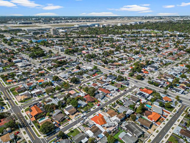 871 SE 5th Pl, Hialeah, FL 33010