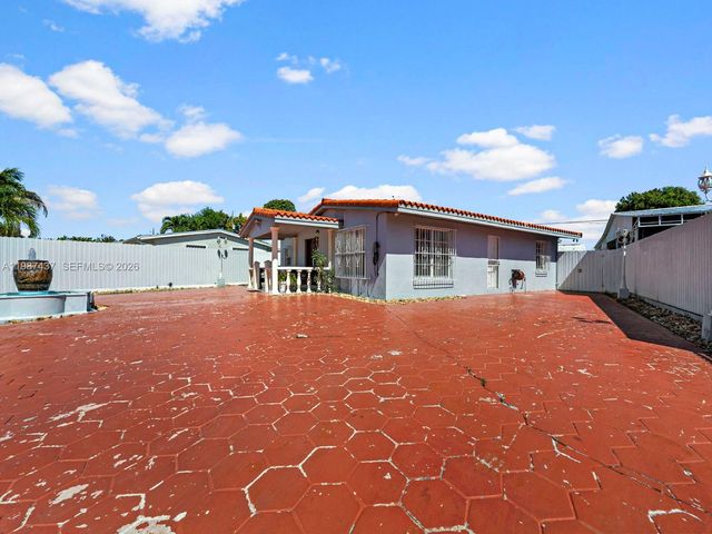 871 SE 5th Pl, Hialeah, FL 33010