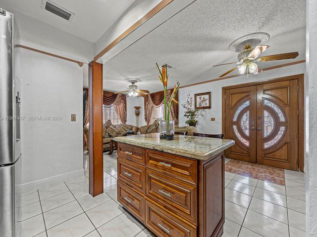 871 SE 5th Pl, Hialeah, FL 33010