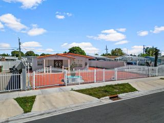871 SE 5th Pl, Hialeah, FL 33010