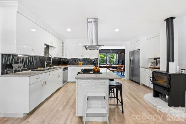 4508 Ivanhoe Place, Charlotte, NC 28205