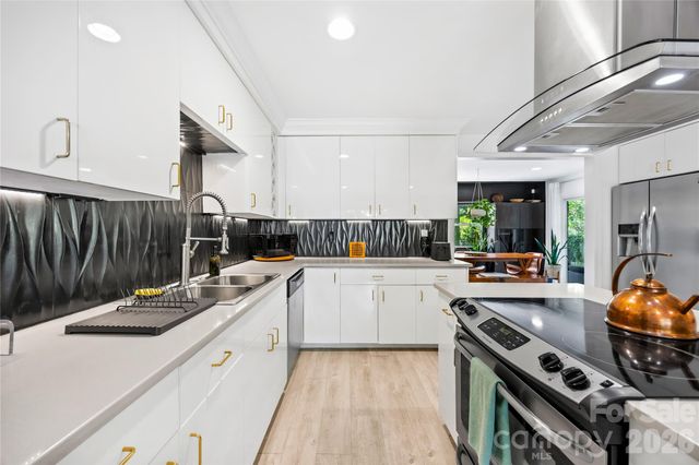 4508 Ivanhoe Place, Charlotte, NC 28205