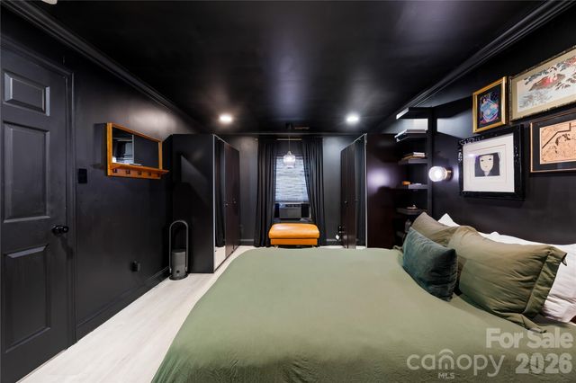 4508 Ivanhoe Place, Charlotte, NC 28205