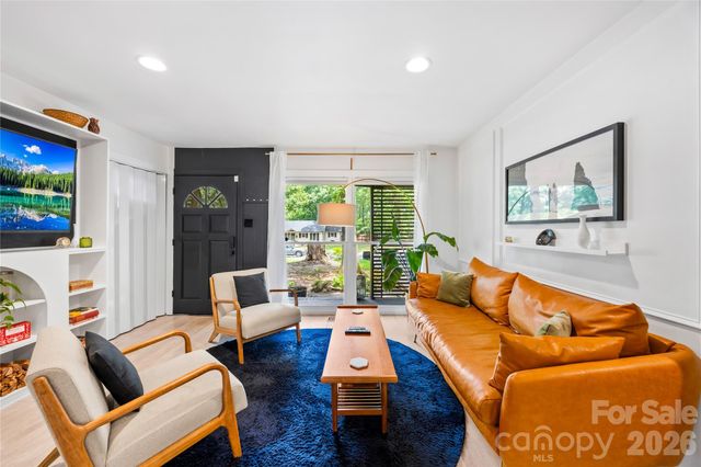 4508 Ivanhoe Place, Charlotte, NC 28205