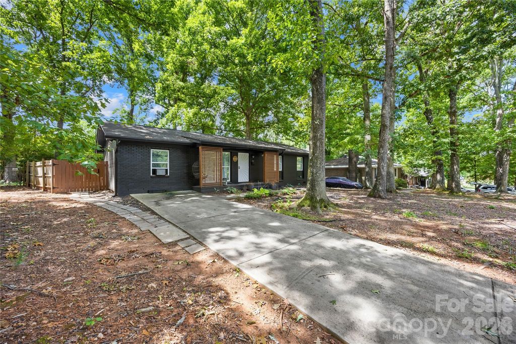 4508 Ivanhoe Place, Charlotte, NC 28205