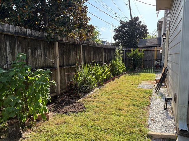 2241 Naomi Street, Houston, TX 77054