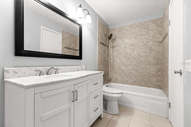 15203 SANDALWOOD DRIVE 203, Wildwood, FL 34785