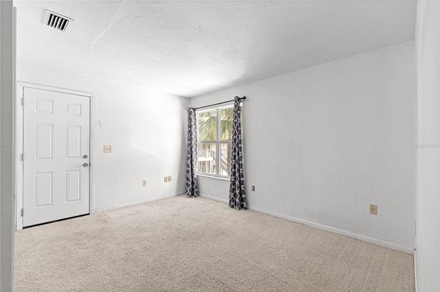 15203 SANDALWOOD DRIVE 203, Wildwood, FL 34785