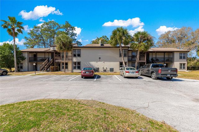 15203 SANDALWOOD DRIVE 203, Wildwood, FL 34785