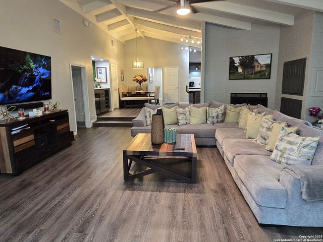 8715 Post Oak, San Antonio, TX 78217