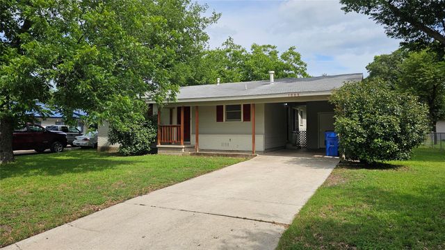 1005 Cecelia ST, Taylor, TX 76574