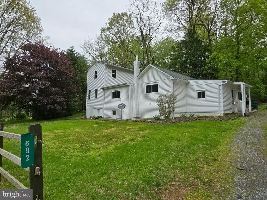 692 CASSELL RD, Elizabethtown, PA 17022